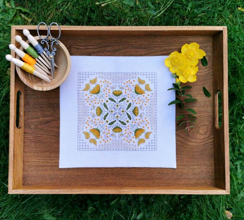 Stitched by: Barbara Correia Nunes