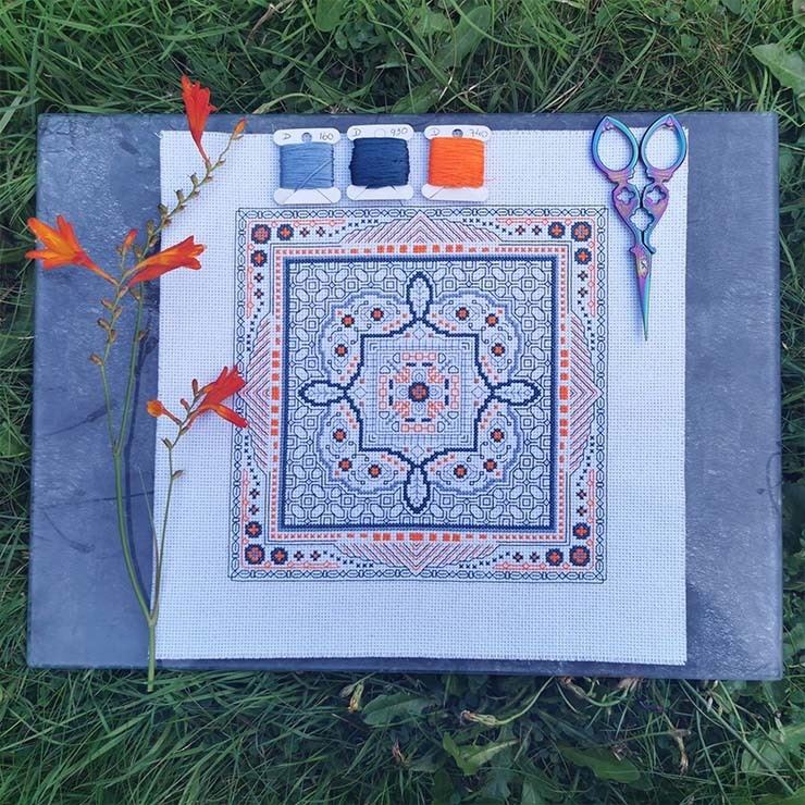 Stitched by: Bárbara Correia Nunes